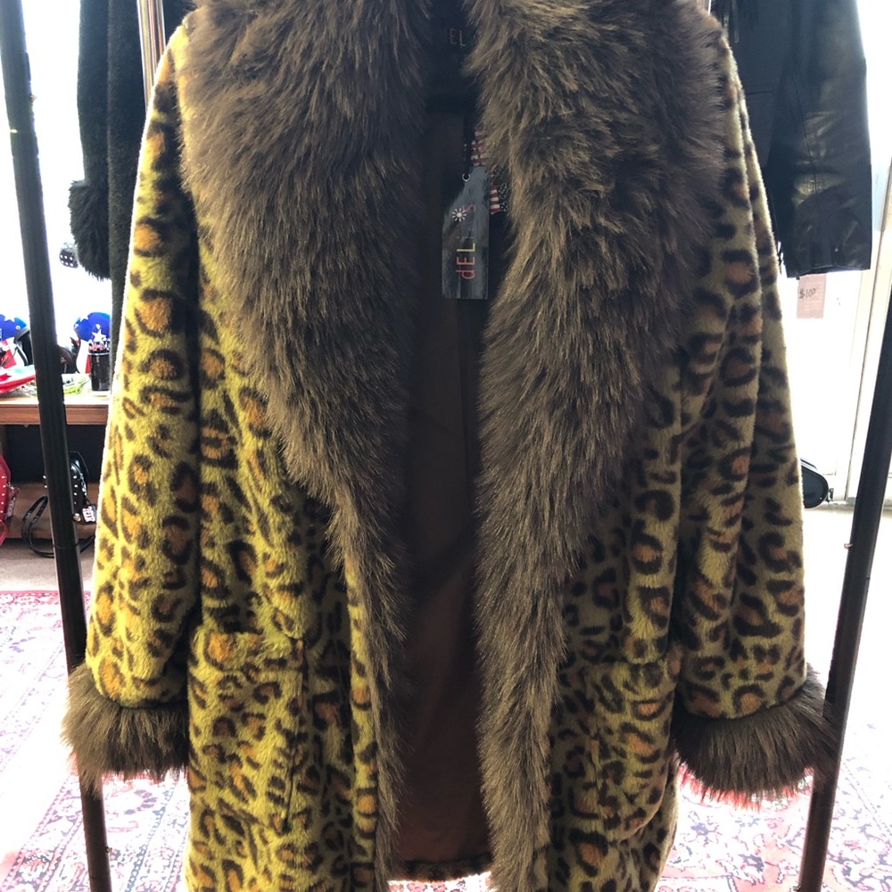 Dolls kill sold out dELiA*s green leopard Jacket Plush Faux Fur small NWT